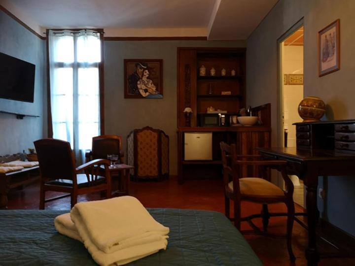 El Castell Embruixat Hotel Saint-Hippolyte  Luaran gambar